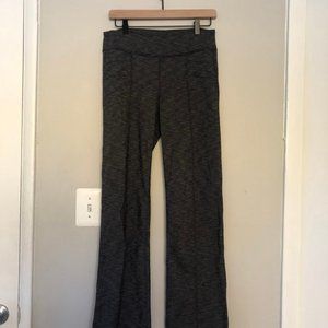 Athleta Heather Gray Yoga Pants with Pockets, Size Medium